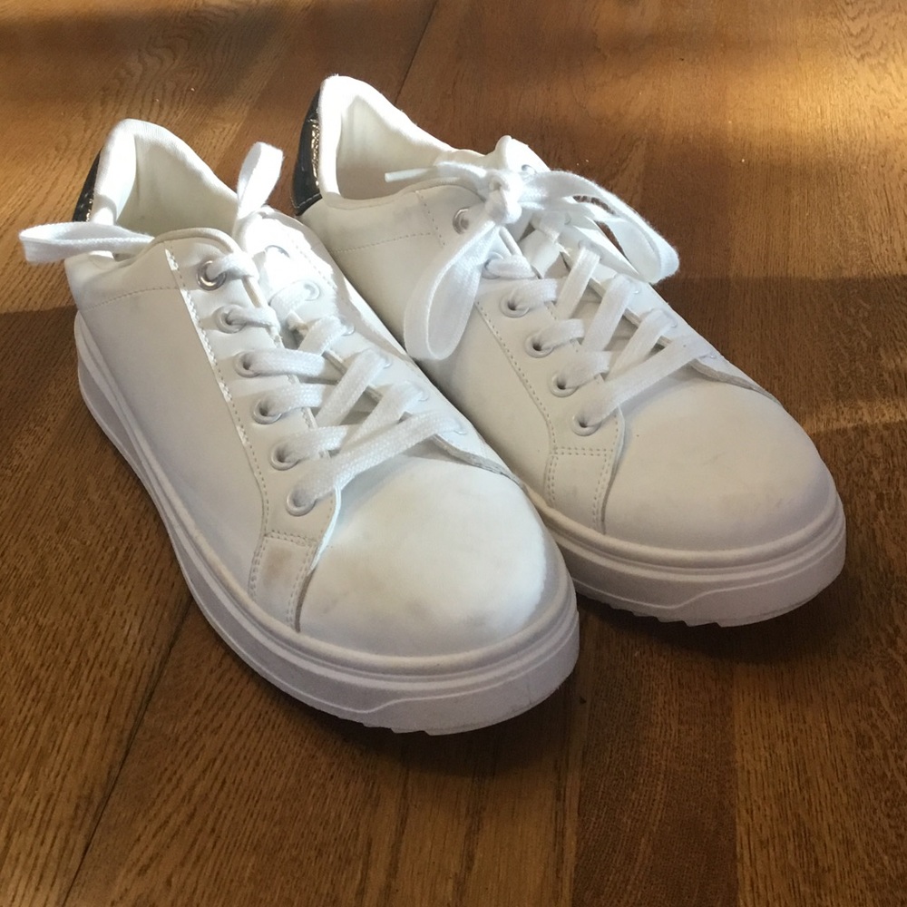 Woman’s Madden Girl white platform sneakers. Size 9.5. Worn twice! A few marks.